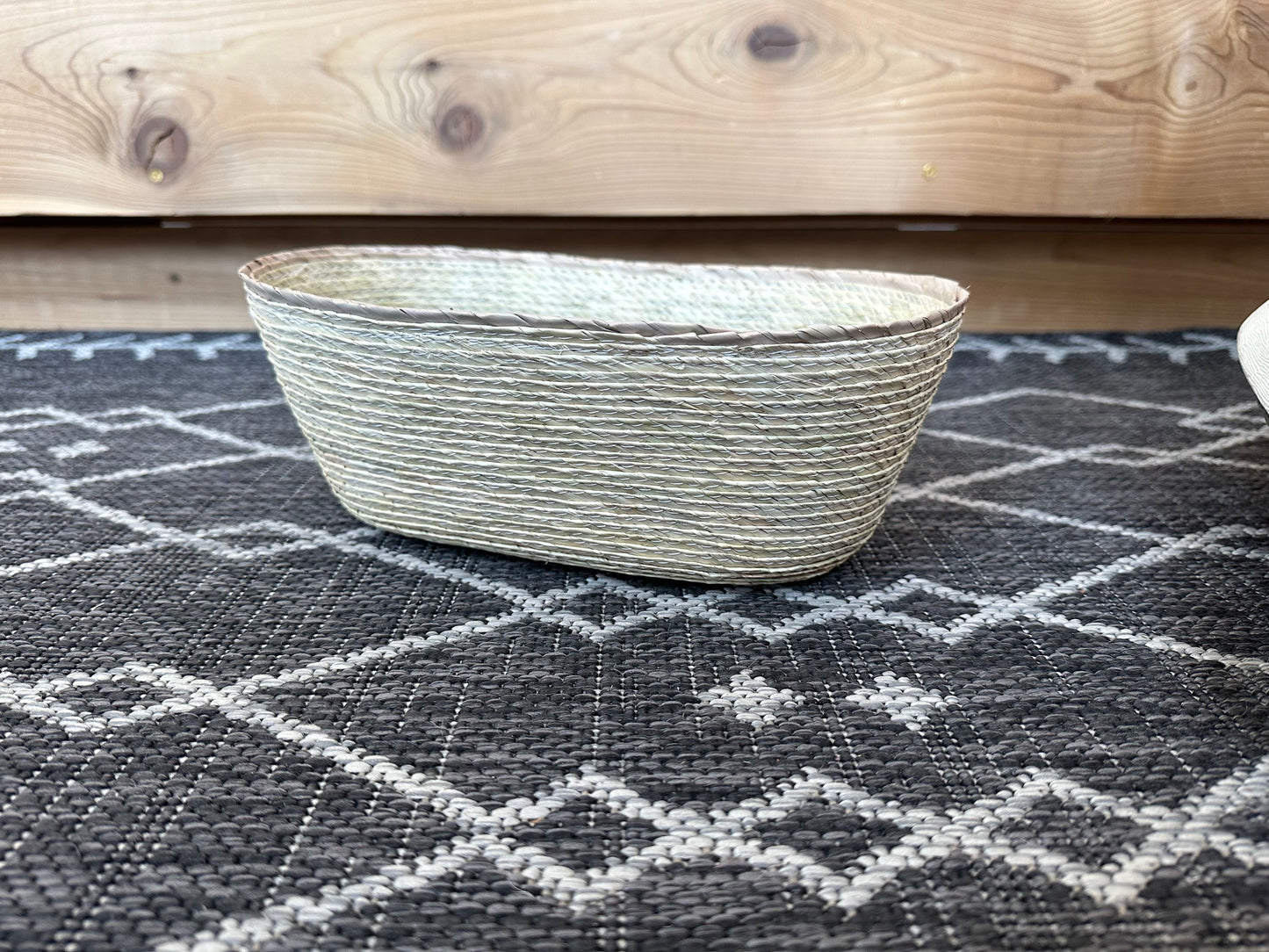 Oval Natural/Stripe Basket