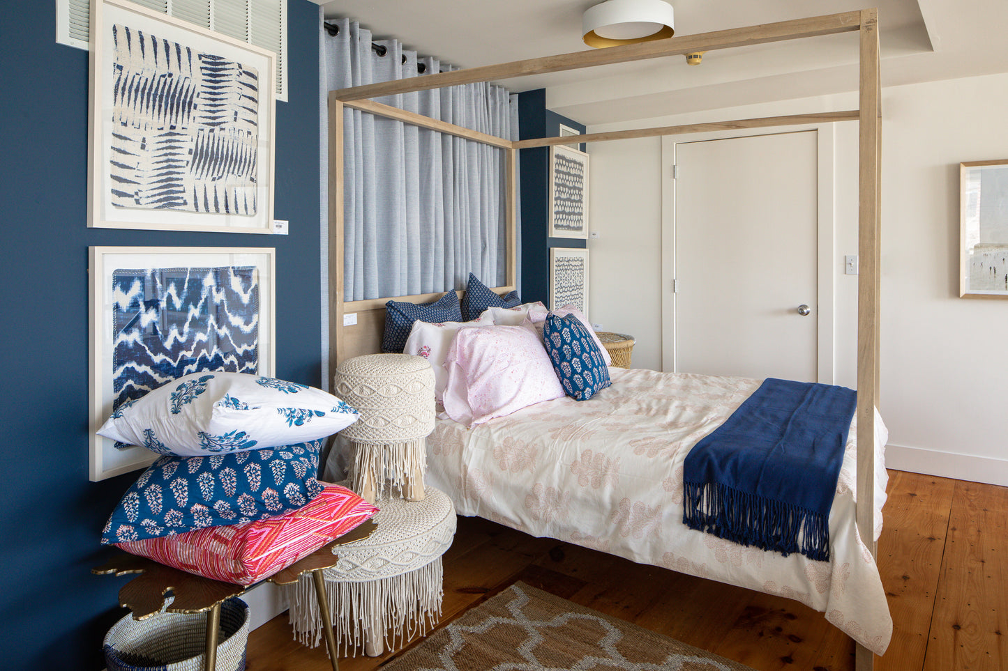 Takama Four Poster Bed