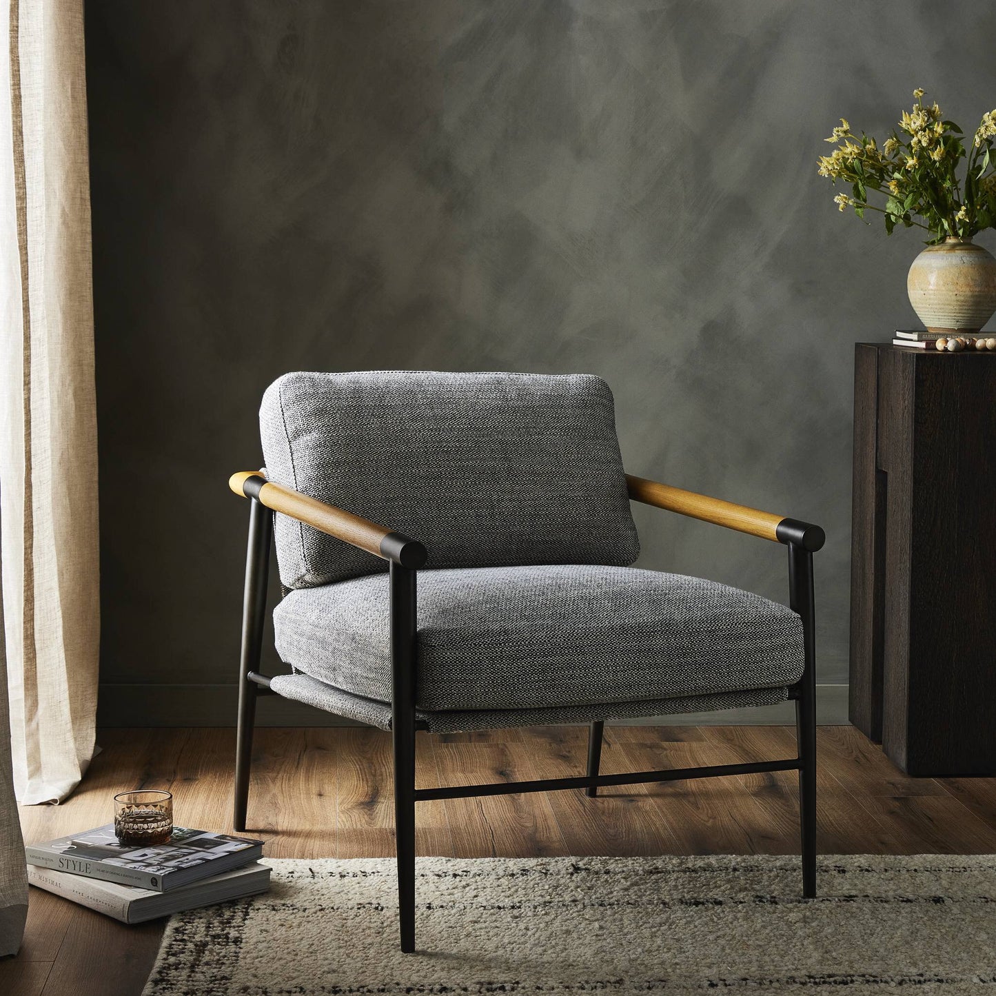 Roda Chair