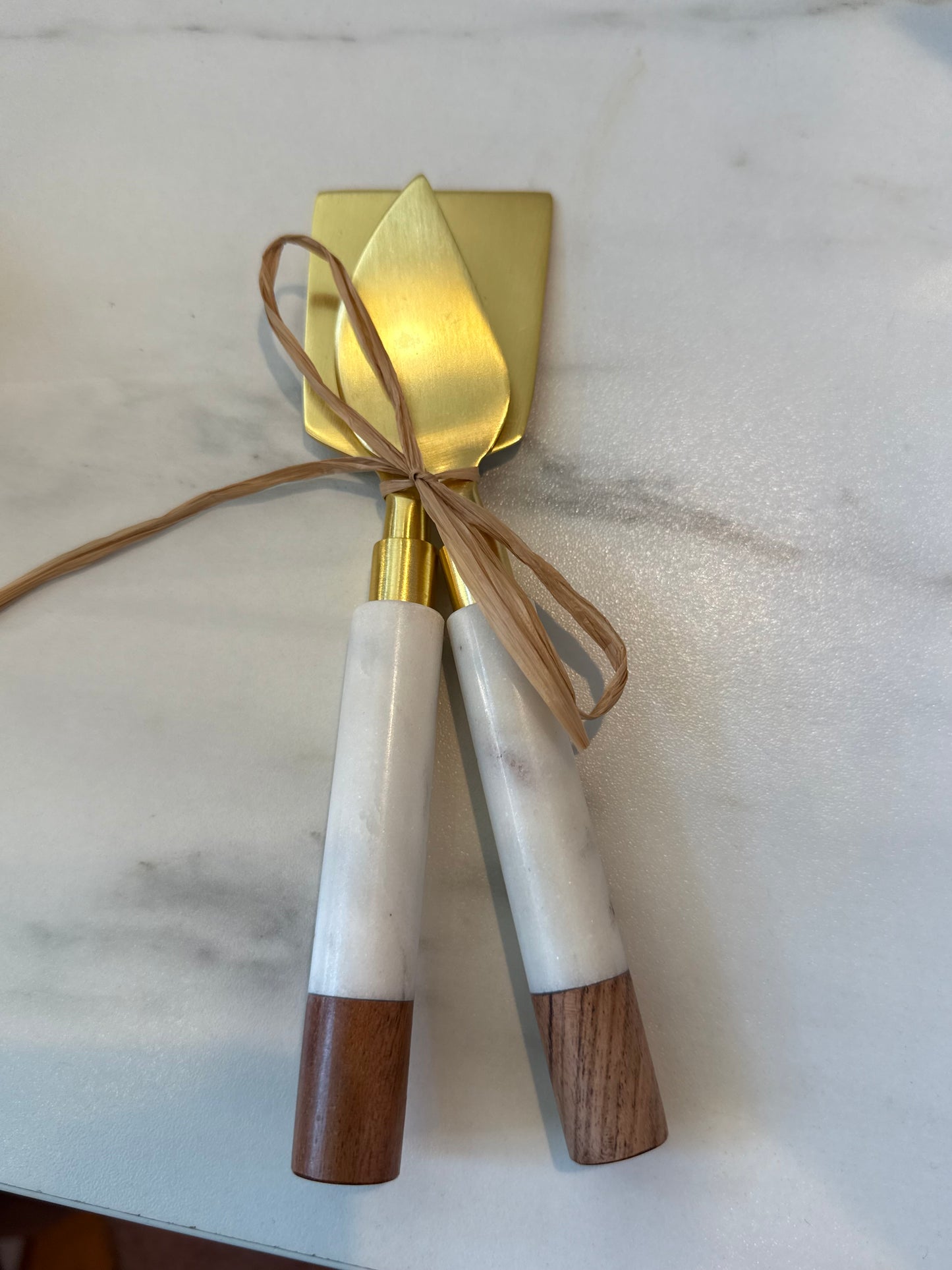 White Marble & Acacia Gold Cheese Set