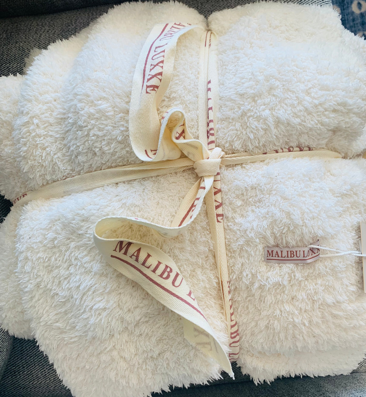 Luxxe Feather Yarn Throw Indy Home